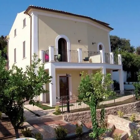 Vittoria 3* Rodi Garganico