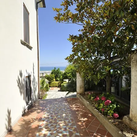 Vittoria 3* Rodi Garganico