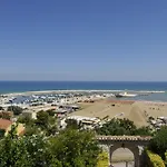 Ξενοδοχείο Vittoria 3*